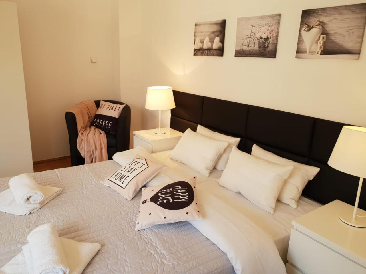 Aparthotel Old City Красков Екстериор снимка