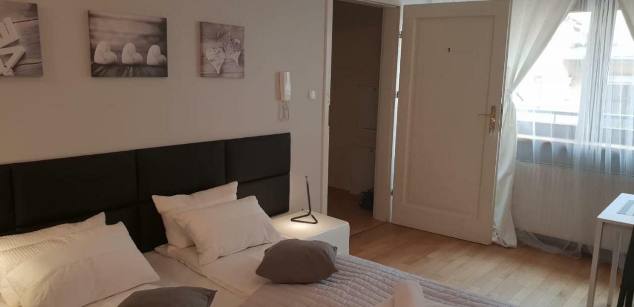 Aparthotel Old City Красков Екстериор снимка