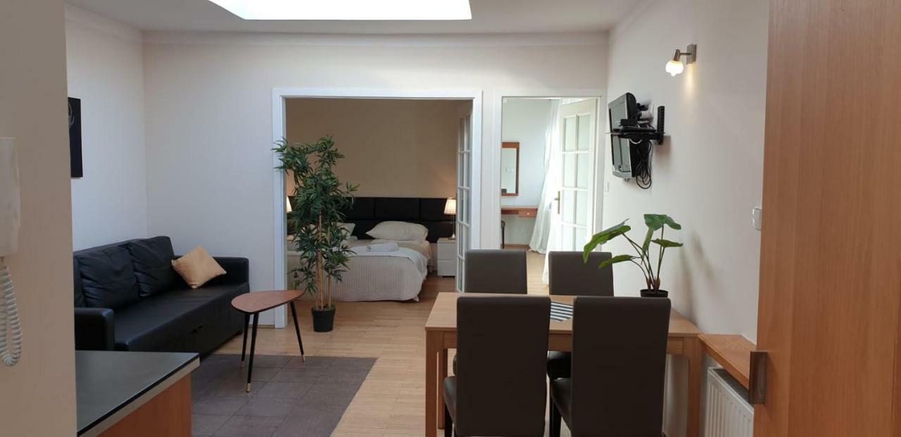 Aparthotel Old City Красков Екстериор снимка