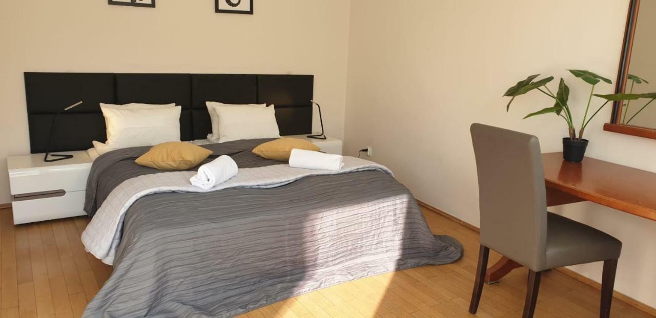 Aparthotel Old City Красков Екстериор снимка