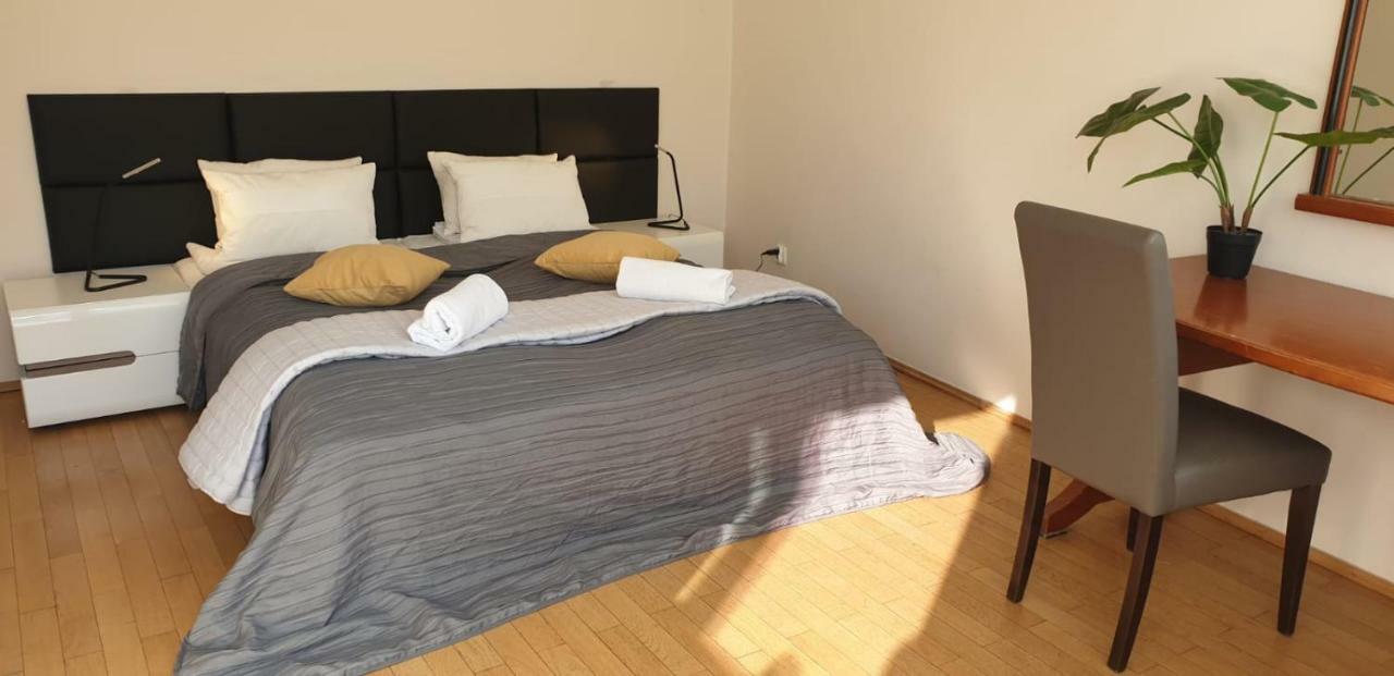 Aparthotel Old City Красков Екстериор снимка