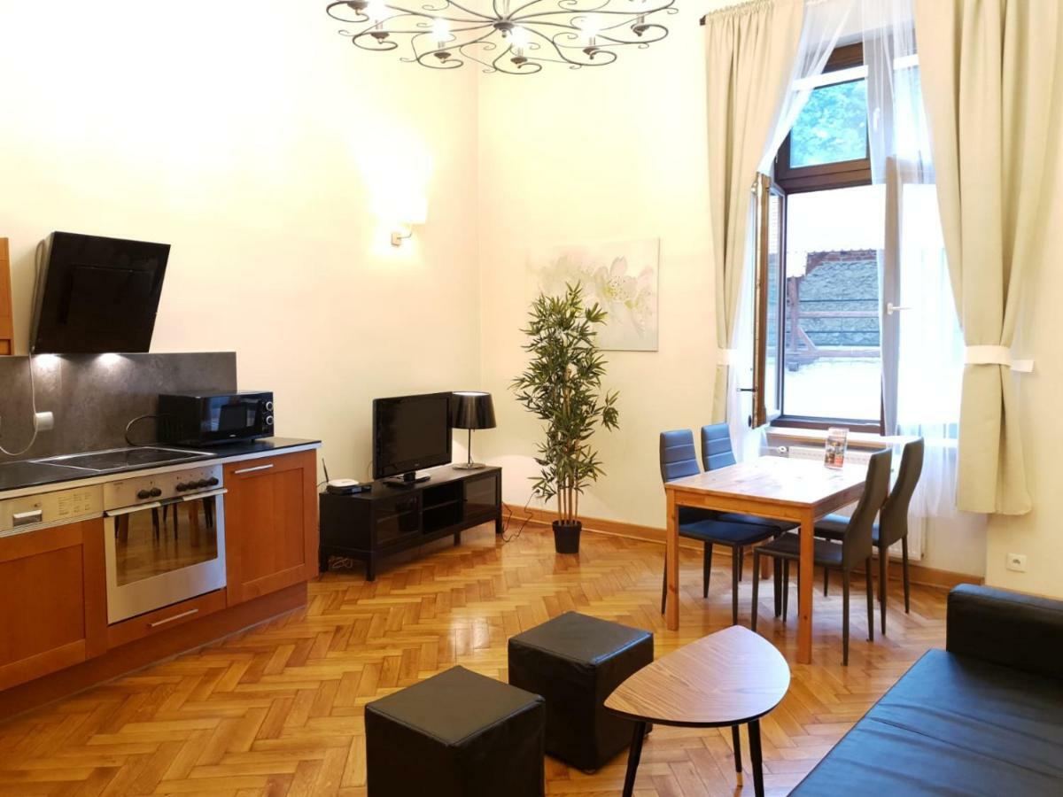 Aparthotel Old City Красков Екстериор снимка